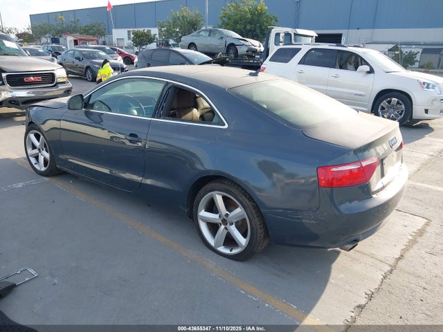 2009 AUDI A5 WAUDK78TX9A028153 Photo 2