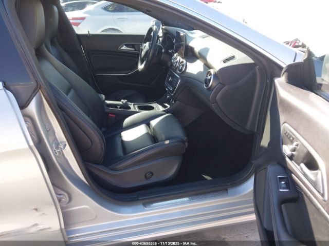2018 MERCEDES-BENZ CLA 250 WDDSJ4EB7JN582812 Photo 4