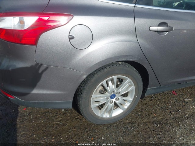 43655637 :رقم المزاد ، 1FAHP3H21CL184105 vin ، 2012 Ford Focus Sel مزاد بيع