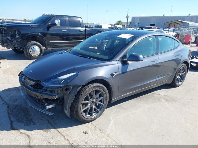 Tesla Model 3 Long Range Dual Motor All-wheel Drive 2022 5YJ3E1EB3NF206761 Image 2