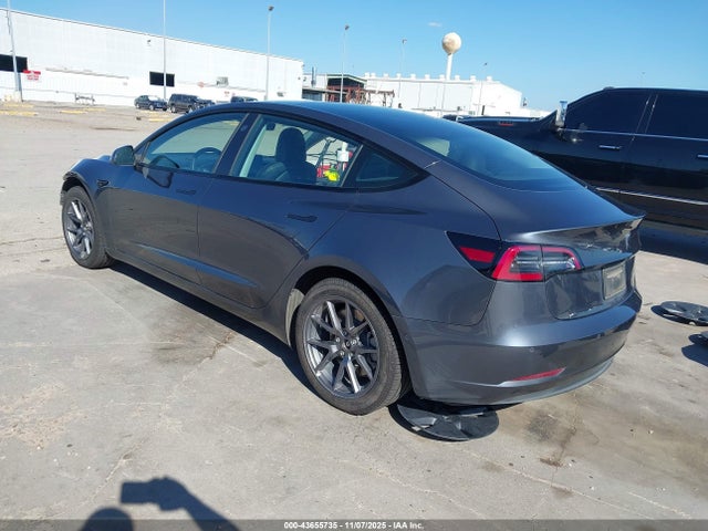 Tesla Model 3 Long Range Dual Motor All-wheel Drive 2022 5YJ3E1EB3NF206761 Image 3