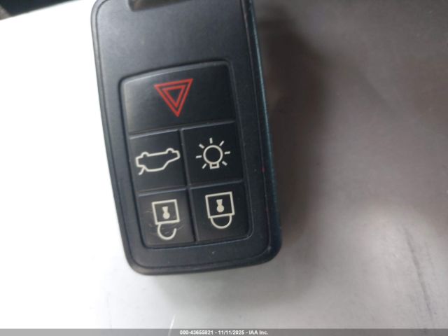 2016 VOLVO XC60 YV4612RK1G2863277 Photo 10