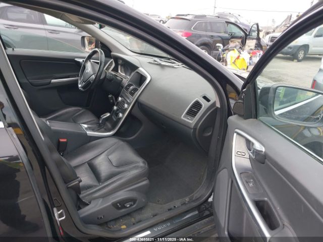 2016 VOLVO XC60 YV4612RK1G2863277 Photo 4