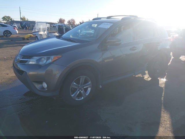 Toyota Rav4 Xle 2015 JTMWFREV8FD072230 Image 2