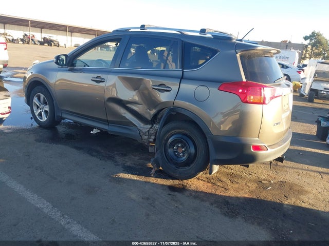 Toyota Rav4 Xle 2015 JTMWFREV8FD072230 Image 3