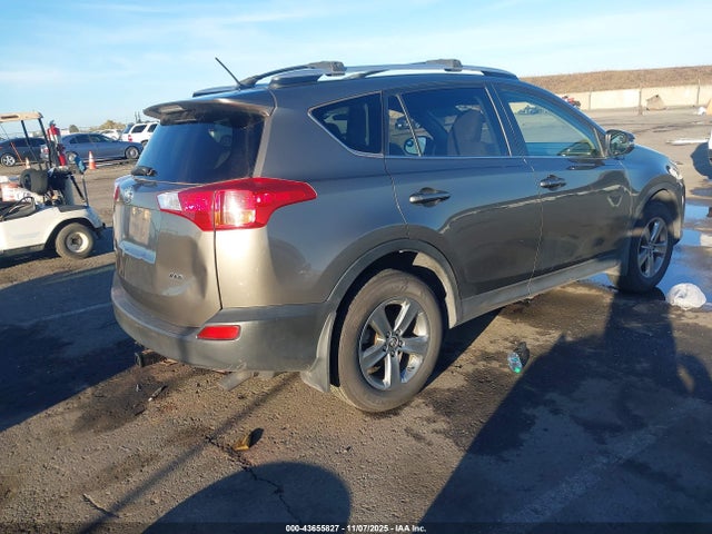 Toyota Rav4 Xle 2015 JTMWFREV8FD072230 Image 4
