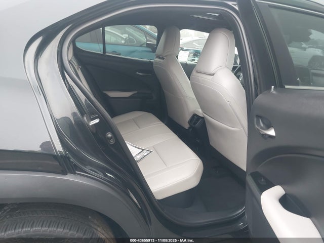 JTHX6JBH4P2142029 Lexus UX 250H