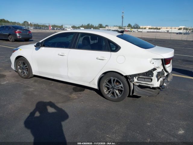 2022 KIA FORTE 3KPF24AD5NE443160 Photo 2