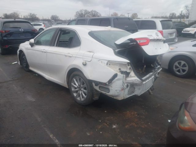 2020 TOYOTA CAMRY 4T1C11AK8LU881717 Photo 2