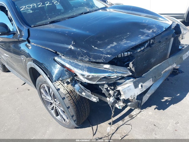 43656047 :رقم المزاد ، SJKCH5CR4HA024530 vin ، 2017 Infiniti Qx30 Premium مزاد بيع