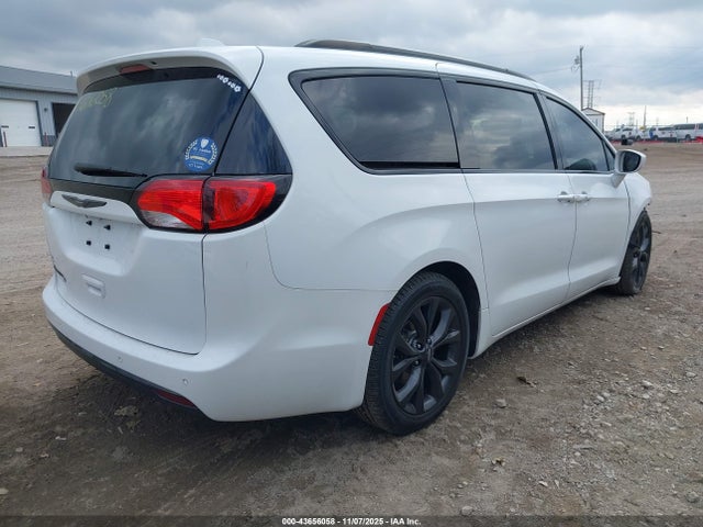 2018 CHRYSLER PACIFICA 2C4RC1EG4JR174316 Photo 3