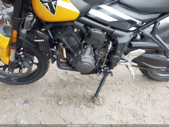 2025 TRIUMPH MOTORCYCLE TRIDENT 660 SMTL21U41STCD3347 Photo 8