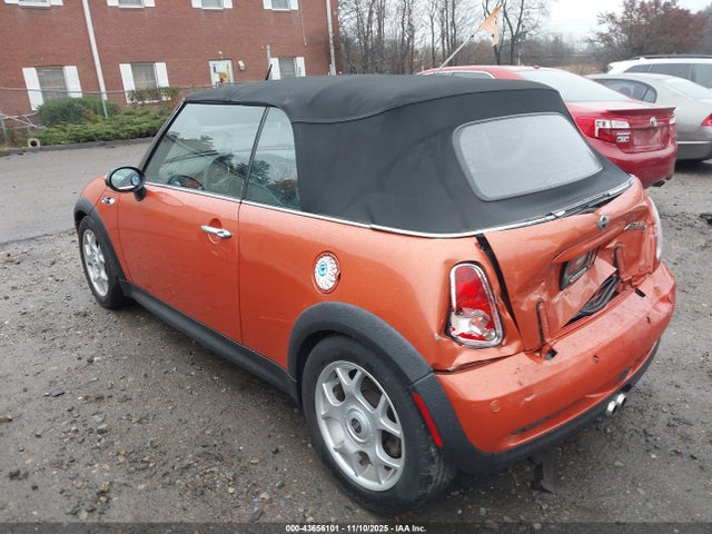 2005 MINI COOPER S WMWRH334X5TF81383 Photo 2