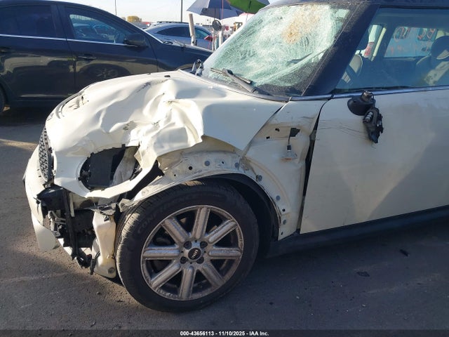 2011 MINI COOPER S CLUBMAN WMWZG3C58BTY36407 Photo 5