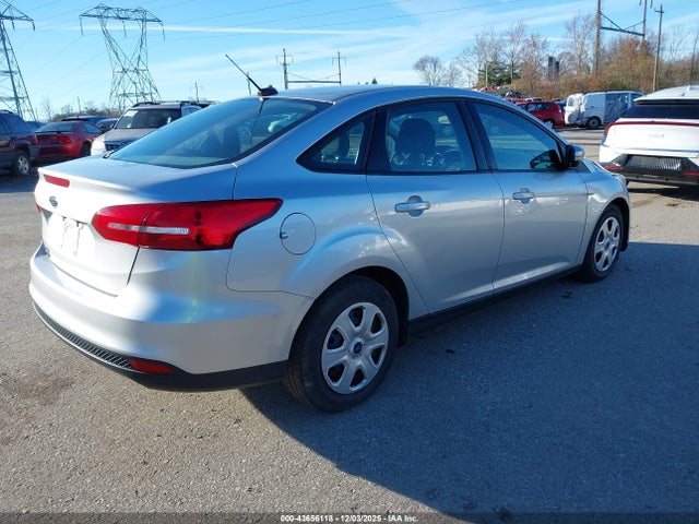 Ford 2.0l gdi 2017 1FADP3E27HL321929 Image 4