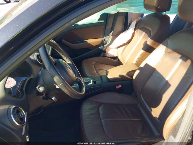 2015 AUDI A3 WAUACGFFXF1011295 Photo 4