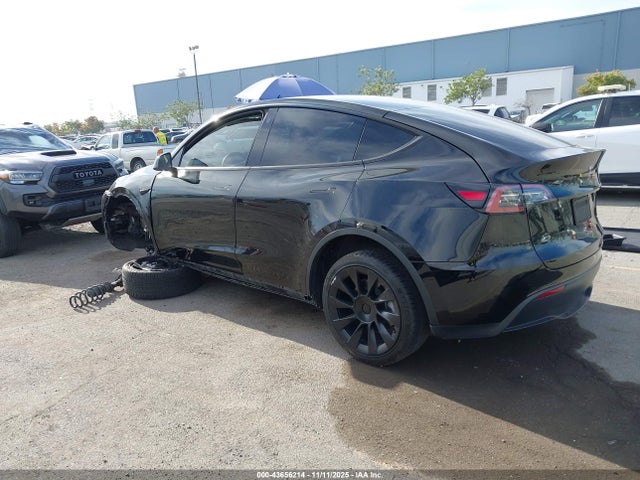 2022 TESLA MODEL Y 7SAYGDEE2NF458337 Photo 2