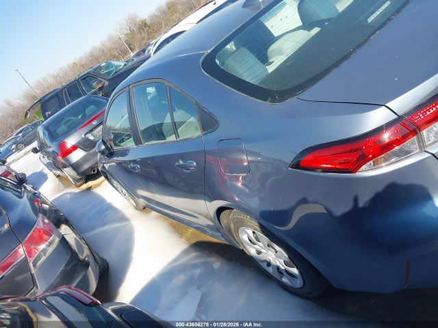 5YFEPMAE6NP327096 Toyota COROLLA LE