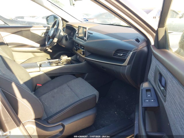 JN8AT3AA9MW002664 Nissan Rogue S Fwd