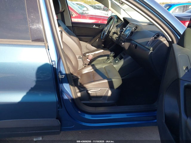 43656288 :رقم المزاد ، WVGAV7AX7HK006027 vin ، 2017 Volkswagen Tiguan 2.0t/2.0t S مزاد بيع