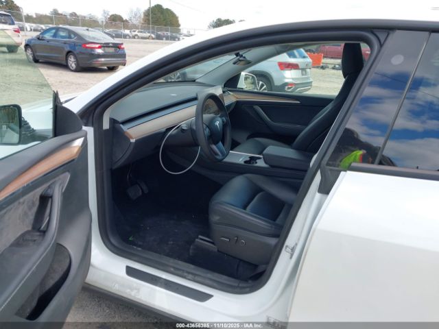 2023 TESLA MODEL Y 7SAYGDEE0PF768148 Photo 4