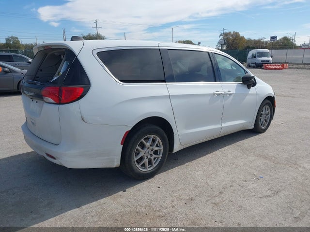 2C4RC1CG5RR120926 Chrysler Voyager Lx