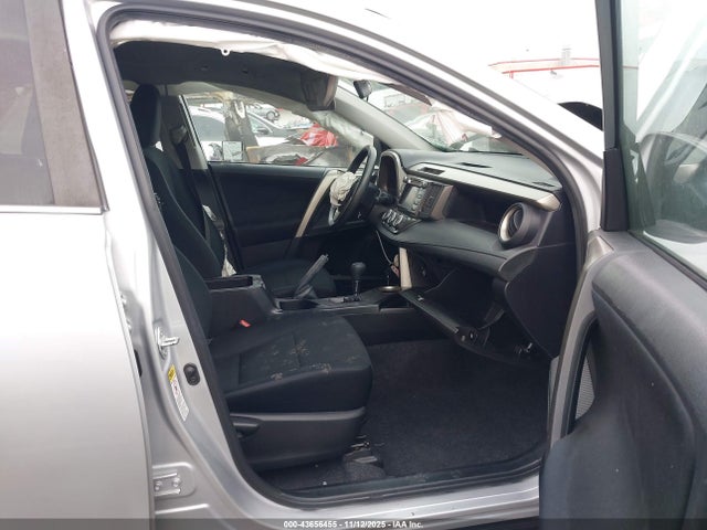 Toyota RAV4 LE 2015 2T3BFREV0FW279275 Image 18