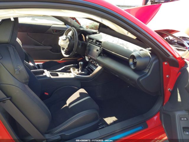 2025 TOYOTA GR86 JF1ZNBE14S8758293 Photo 4