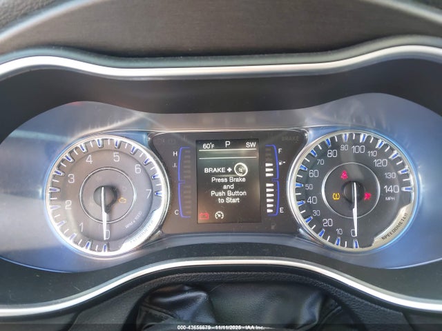 2016 Chrysler 200 Limited მანქანა იყიდება აუქციონზე, vin: 1C3CCCAB3GN181392, აუქციონის ნომერი: 43656679
