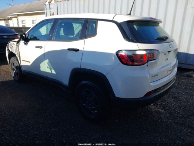 2018 JEEP COMPASS 3C4NJDABXJT401893 Photo 2