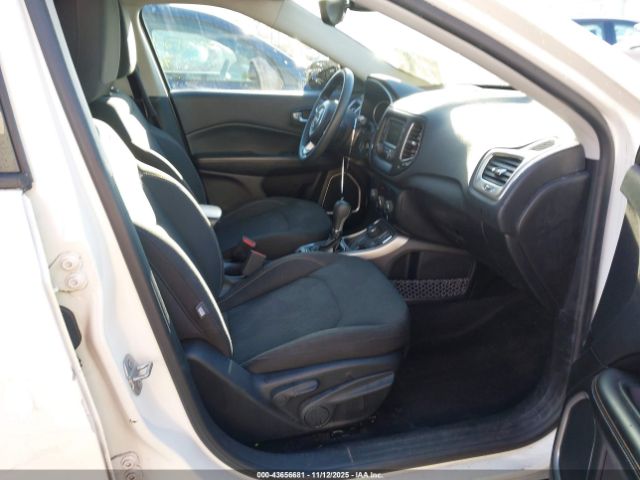 2018 JEEP COMPASS 3C4NJDABXJT401893 Photo 4