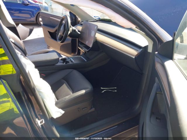 2024 TESLA MODEL Y 7SAYGDEF7RF023778 Photo 4