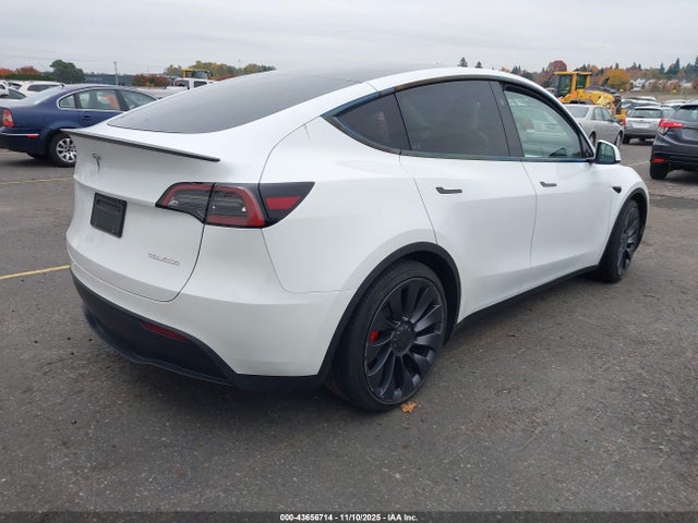 2024 TESLA MODEL Y 7SAYGDEFXRF161301 Photo 3