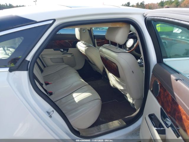 2011 JAGUAR XJ SAJWA2GB0BLV15125 Photo 7