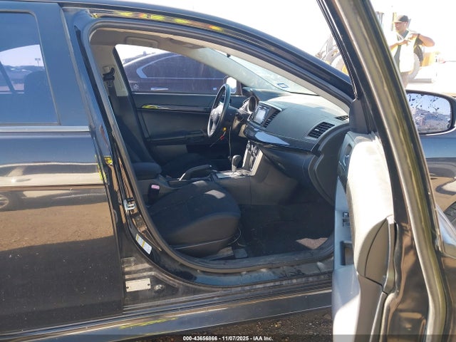 2017 MITSUBISHI LANCER JA32U2FU4HU005899 Photo 4