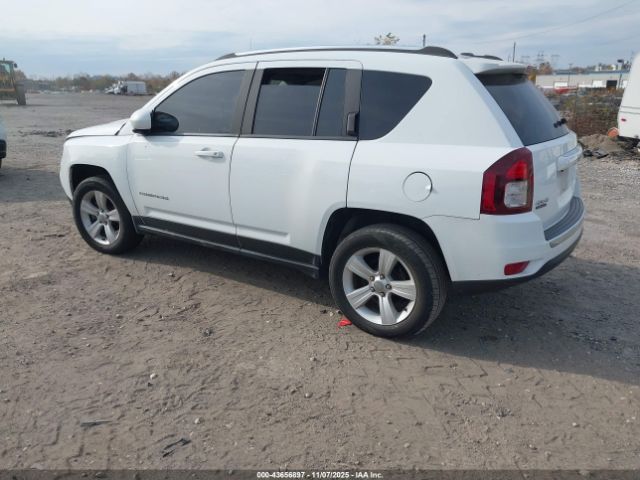 2015 JEEP COMPASS 1C4NJDEB8FD396605 Photo 2
