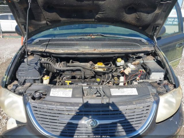 2003 CHRYSLER TOWN & COUNTRY 2C8GT64LX3R268253 Photo 9