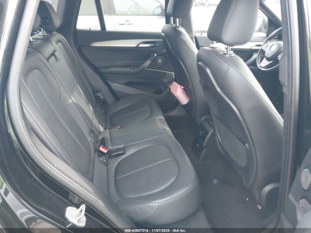 2016 BMW X1 WBXHT3C31G5E48381 Photo 7