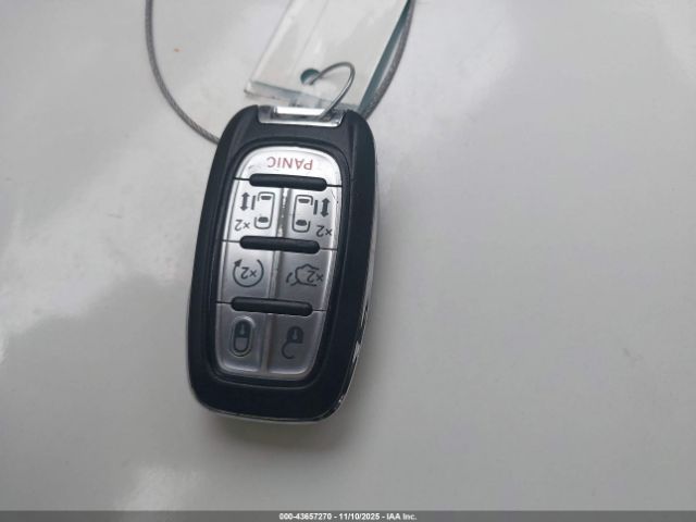 2018 CHRYSLER PACIFICA 2C4RC1BG2JR142064 Photo 10