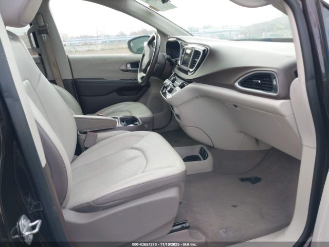 2018 CHRYSLER PACIFICA 2C4RC1BG2JR142064 Photo 4