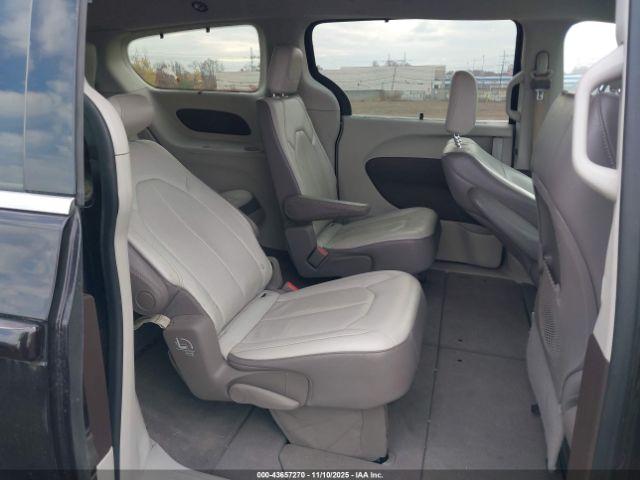 2018 CHRYSLER PACIFICA 2C4RC1BG2JR142064 Photo 7