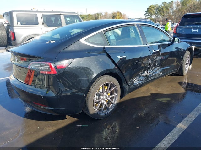 2018 TESLA MODEL 3 5YJ3E1EA7JF173488 Photo 3