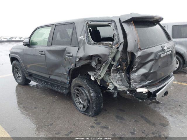 2020 TOYOTA 4RUNNER JTEBU5JR7L5795669 Photo 2