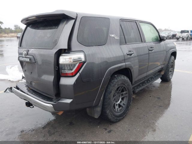 2020 TOYOTA 4RUNNER JTEBU5JR7L5795669 Photo 3