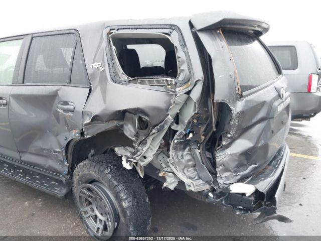 2020 TOYOTA 4RUNNER JTEBU5JR7L5795669 Photo 5