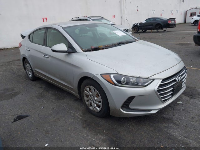 2018 5NPD74LF7JH298376 main image
