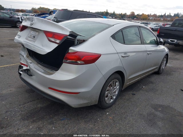 Hyundai ELANTRA SE 2018 5NPD74LF7JH298376 Image 4