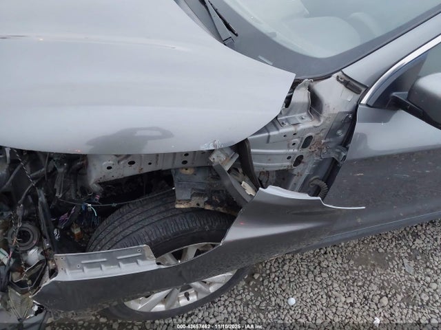 JN1BJ1CR3KW317957 Nissan Rogue Sport S