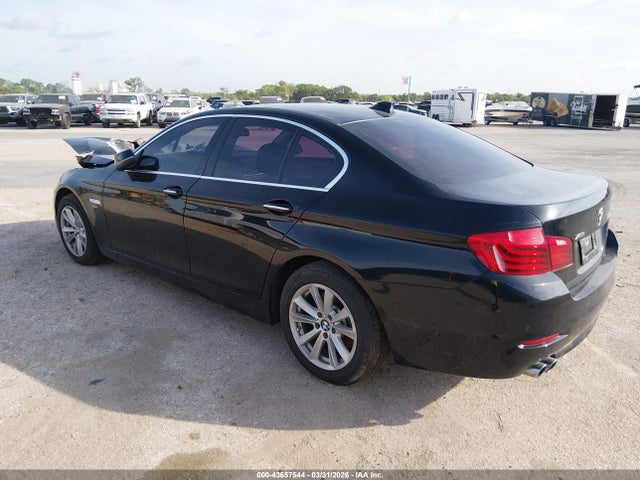 2015 BMW 528I WBA5A7C55FD621803 Photo 2