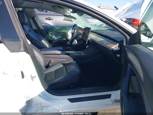 Продажа на аукционе авто 2022 Tesla Model 3 Rear-wheel Drive, vin: 5YJ3E1EAXNF191151, номер лота: 43657636